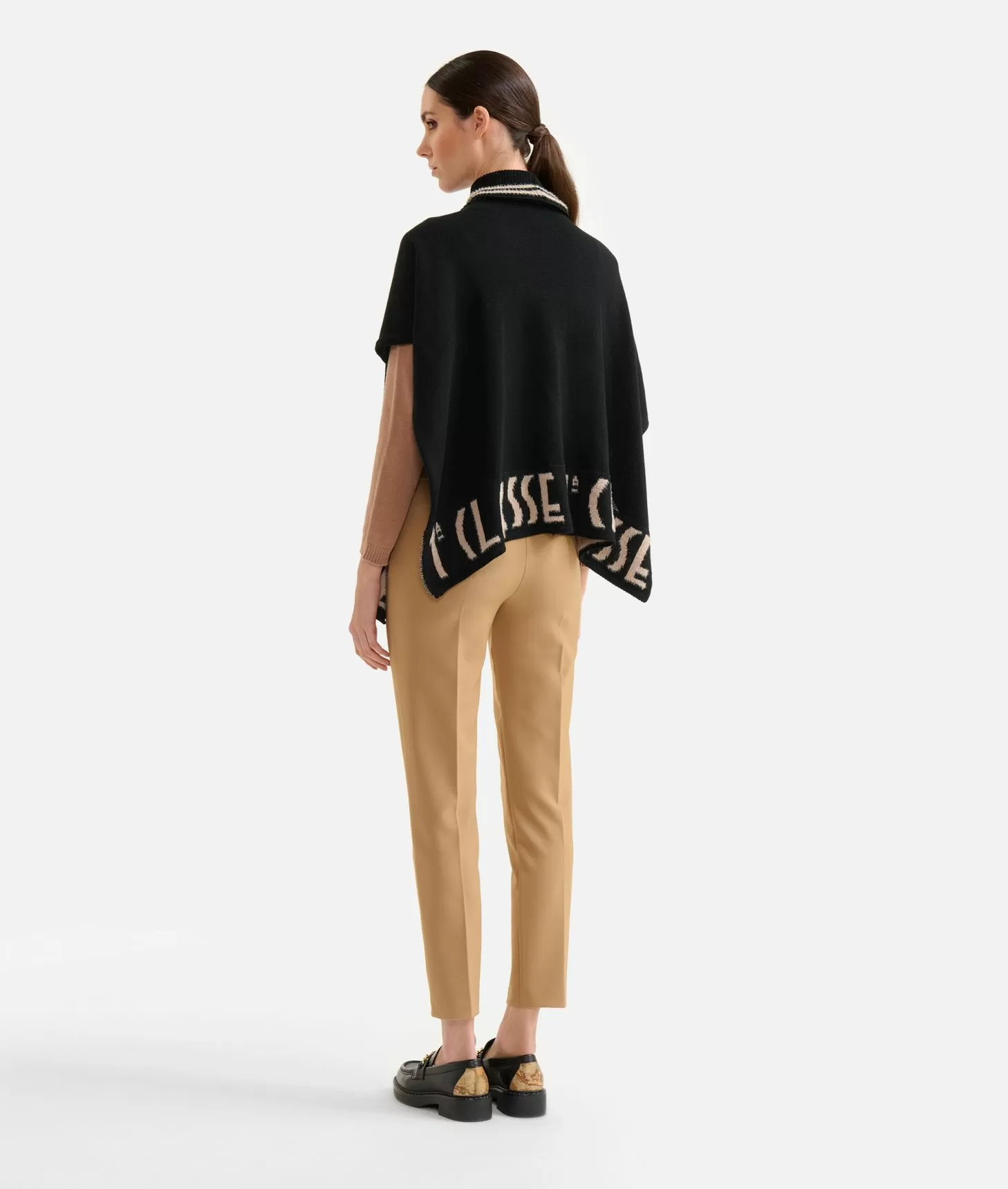 Alviero martini 1a classe Poncho a collo alto con logo Nero Offerta Giorno del Papà